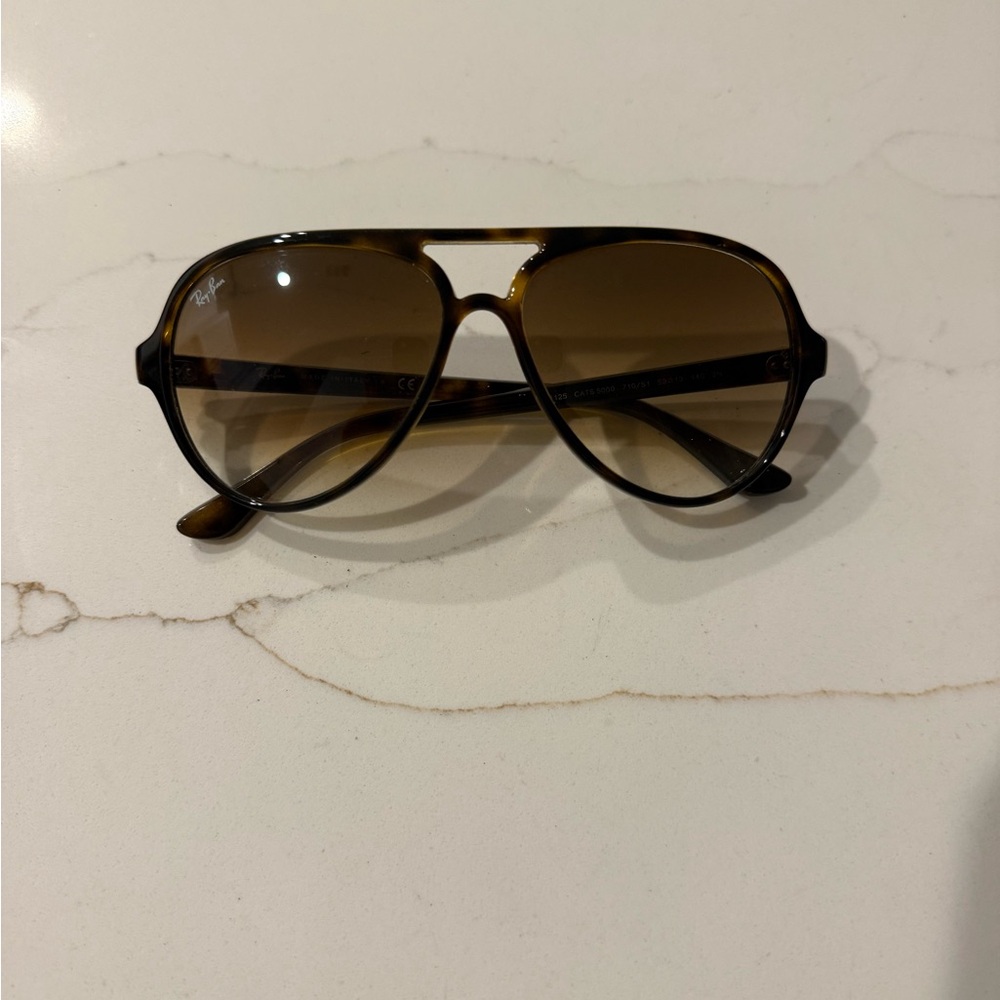 Women’s raybans